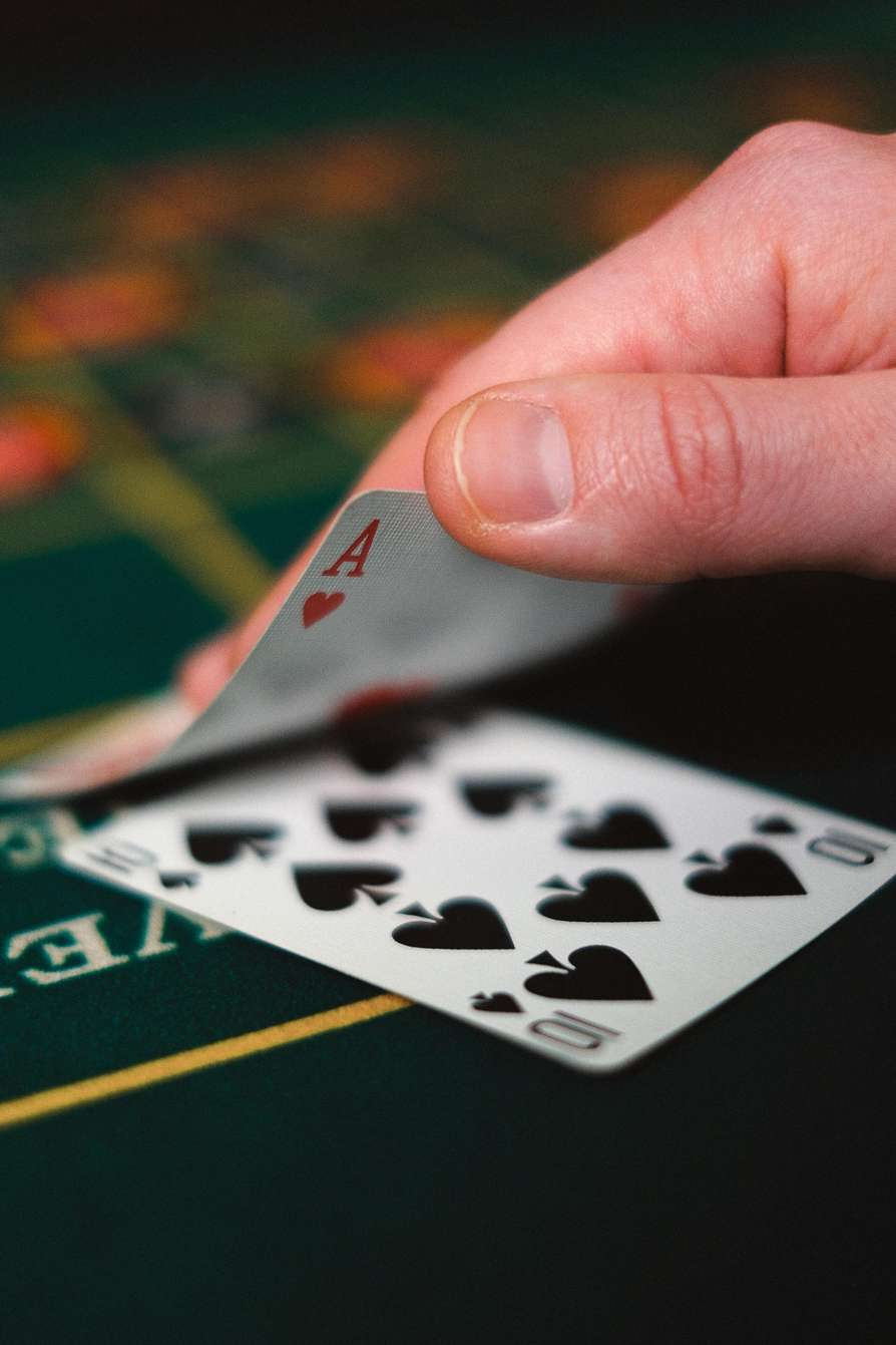 How to Play Slot Machines at Wild Tornado Casino